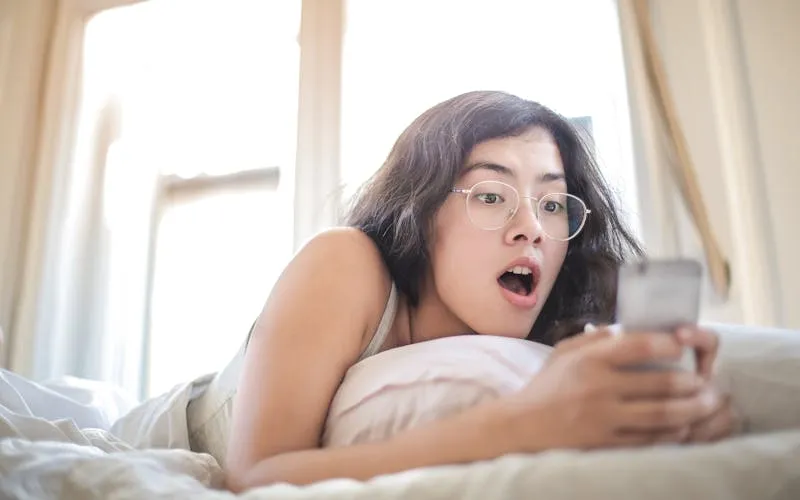 Mensonges sur les profils de rencontre en ligne